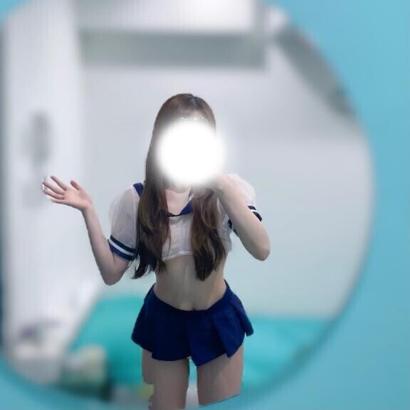 丸見えミニスカ?