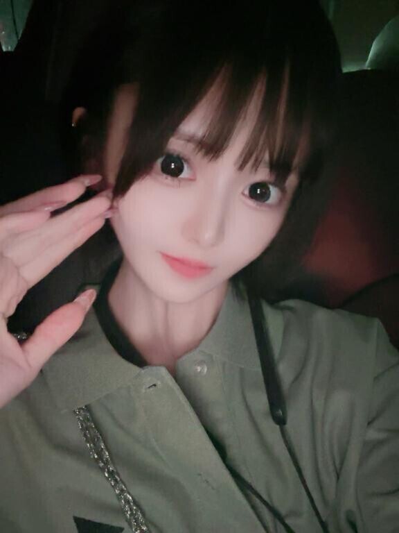 よっ