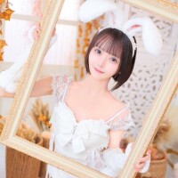 よっ