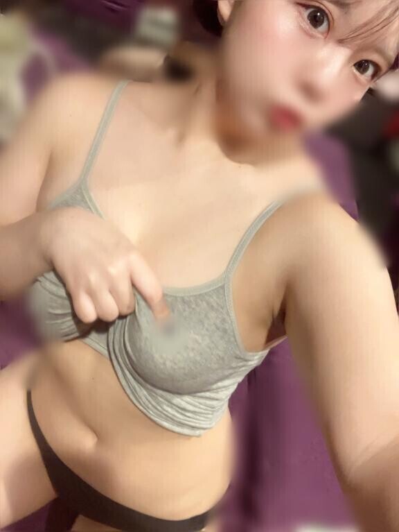 無防備ゆる下着‎