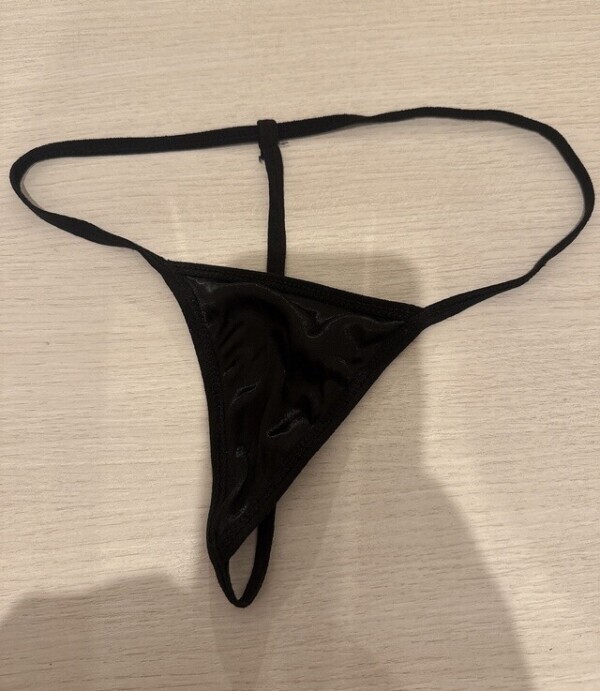 えりな特別黒紐パン付き＋15分付きだよ内緒🤫Shhh！