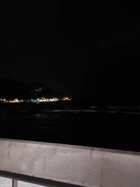 夜の海?