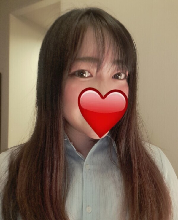 そんな顔して…もうドキドキしてるの？♡