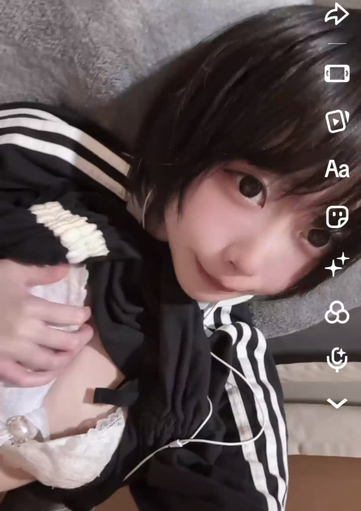 顔出しちょいHめの
