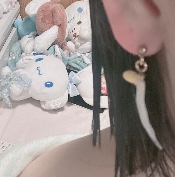 もやしのピアスもってます