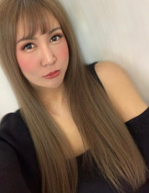 真っ昼間からビンビン娘?