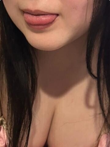 爆乳Jカップ痴女・西崎あみな、爆入店！
