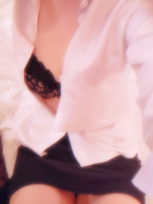 いいお天気ですが風が強いですね(´- `*)