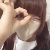 じーっ