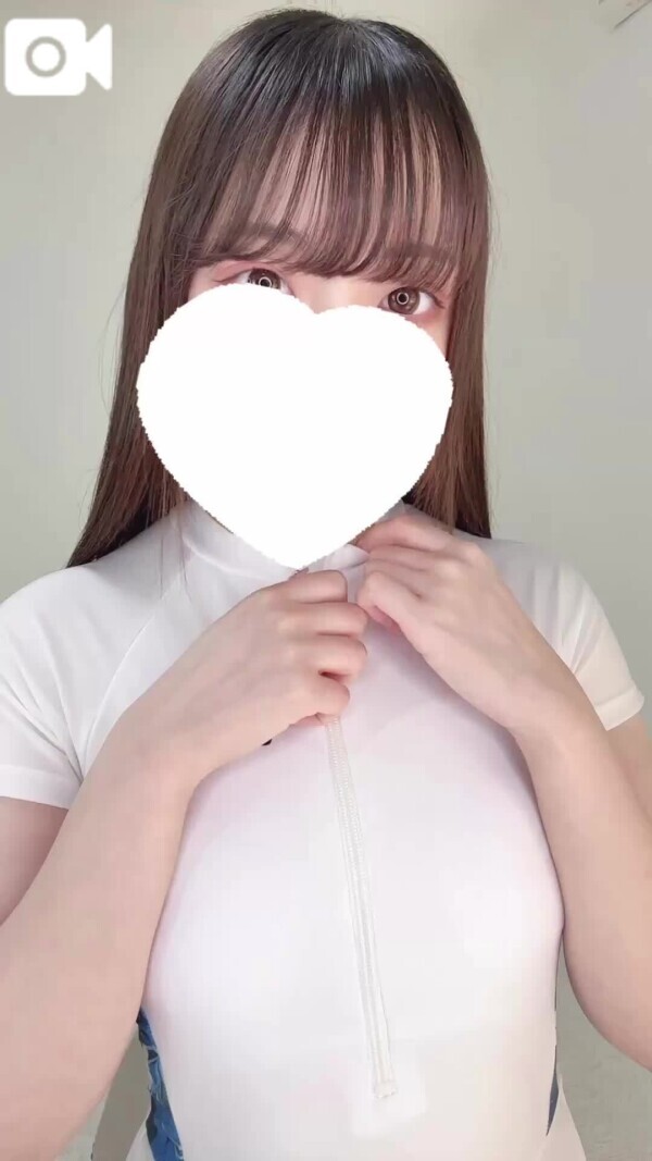 チラ見え💫