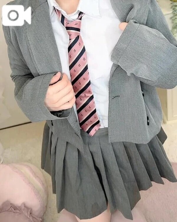 脱がしてくれませんか？💕