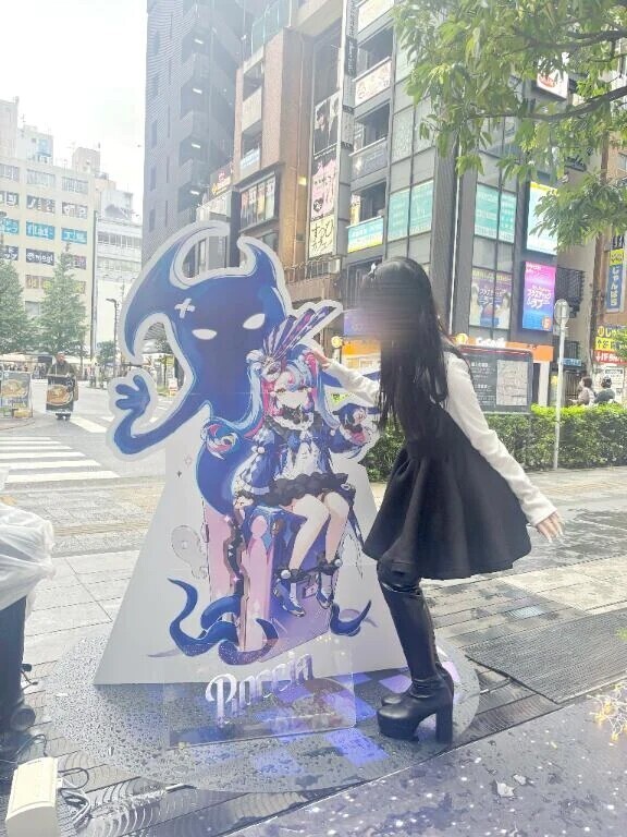 かわいい服着たから見せに来た♡