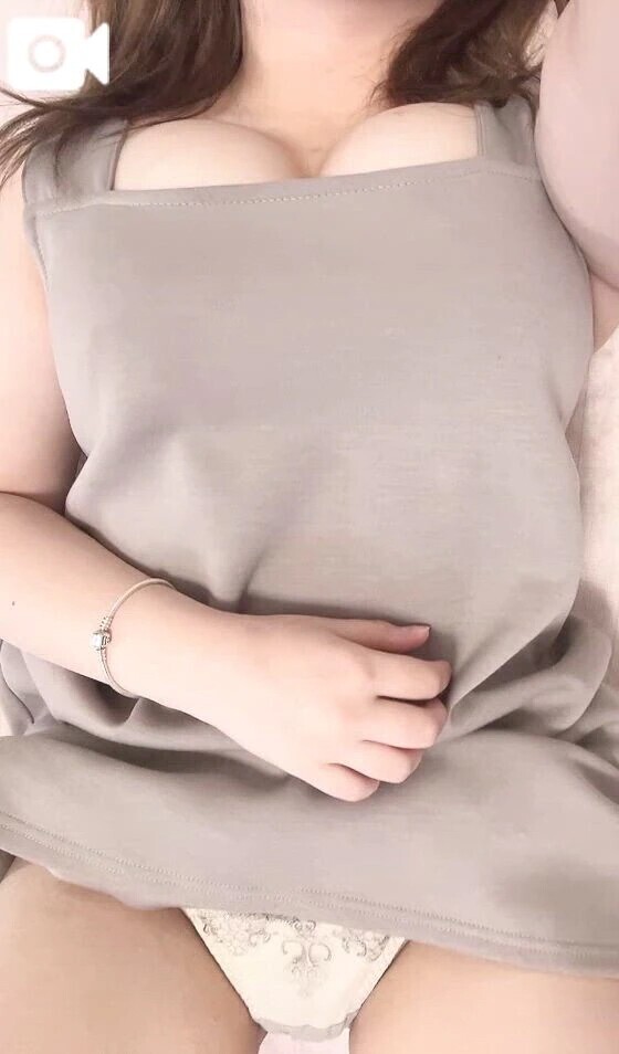 服着たままも意外と好き🤤