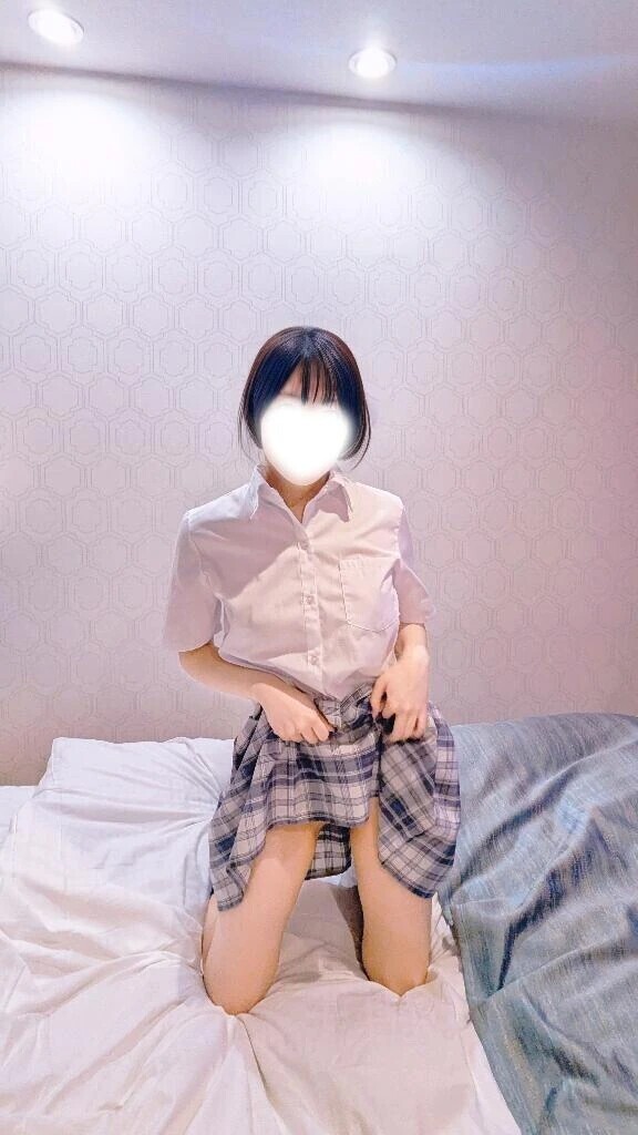 制服似合うー？🥺