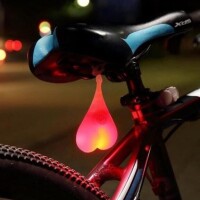 えー、自転車乗る時はこちらの睾〇を付けてください。