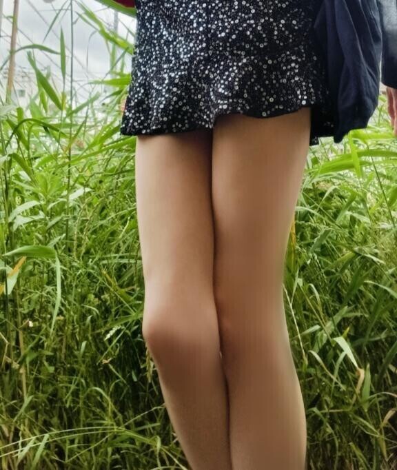足から…