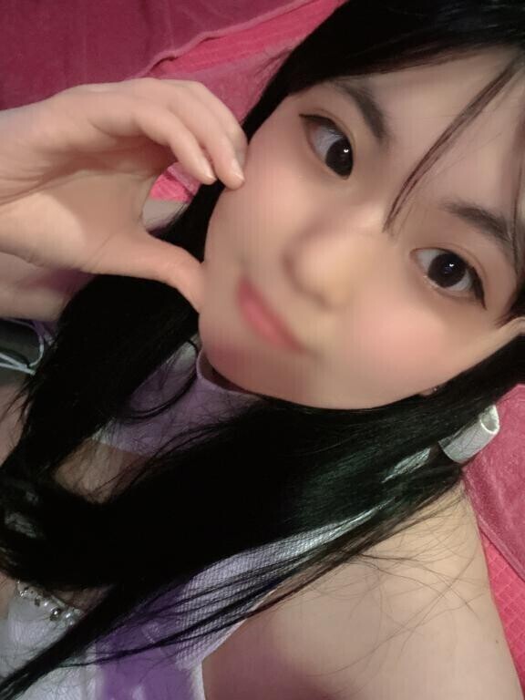 さて、何もつけない、何も履かない女です