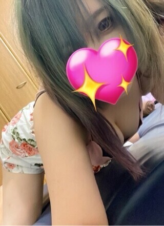 何食べよォ🥰