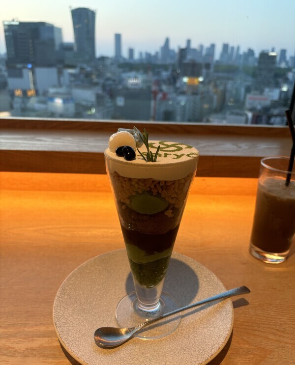 ご褒美ぱっっふぇ🍨