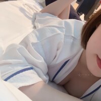 ぷるぷる唇とちゅっちゅしよ?