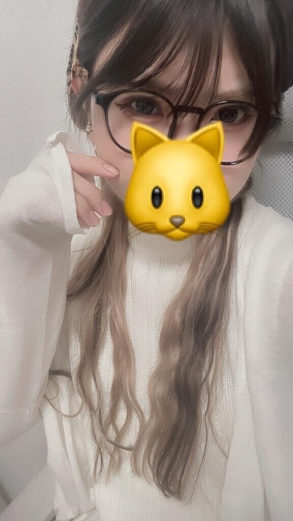 ＞ω＜ฅ