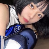 よるってこんな子