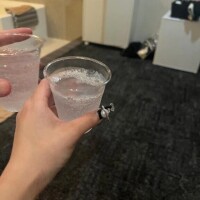出張での、