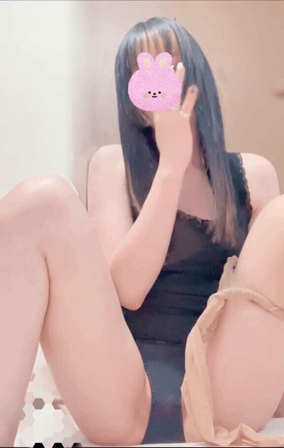 脱ぐ途中?