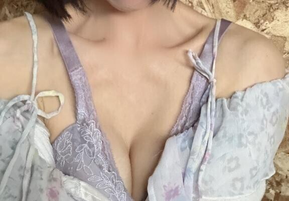 やさしく触れるだけで、