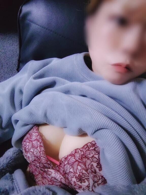 にゅ( ??? )