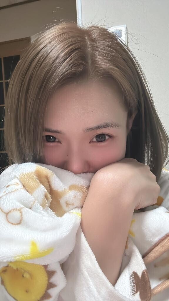 裸を見せてるみたい🫣