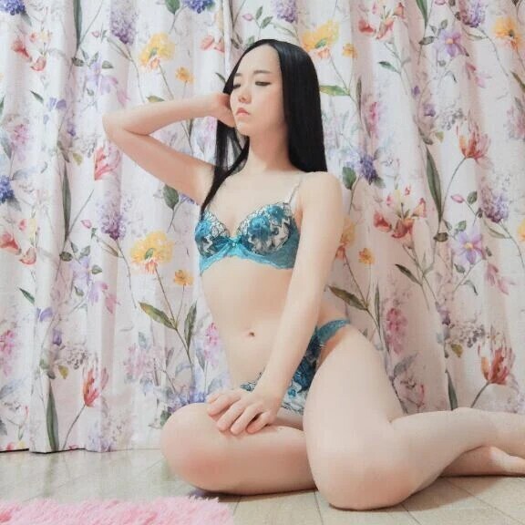スタイル抜群なんです💌