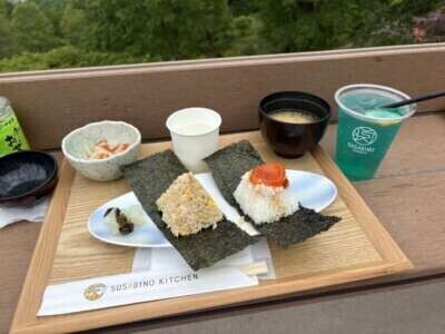 山頂テラスでランチ😋🍴💕