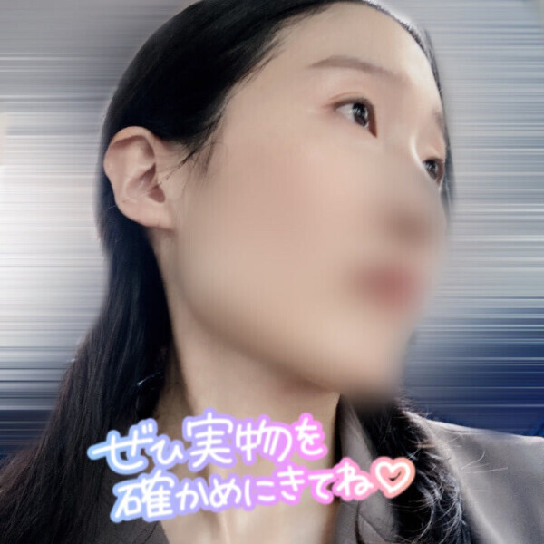 髪をヘアクリップでまとめたらいい感じ✨