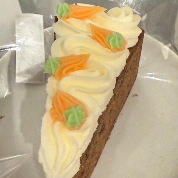 わた🐈‍⬛にんじんケーキ🥕