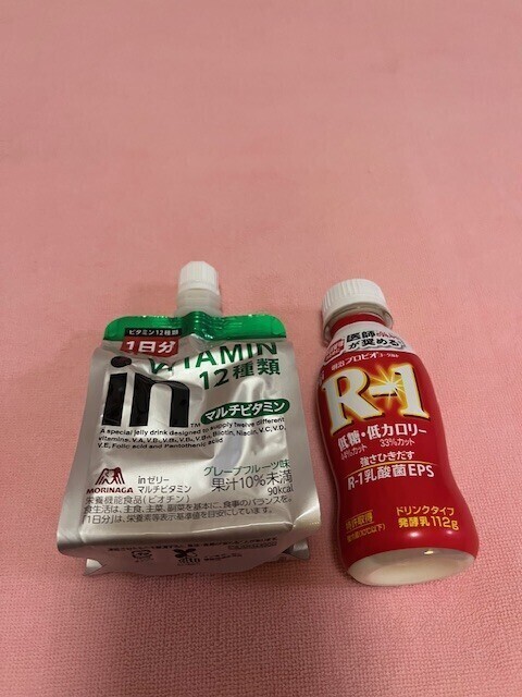 明日は遅番出勤致します😘