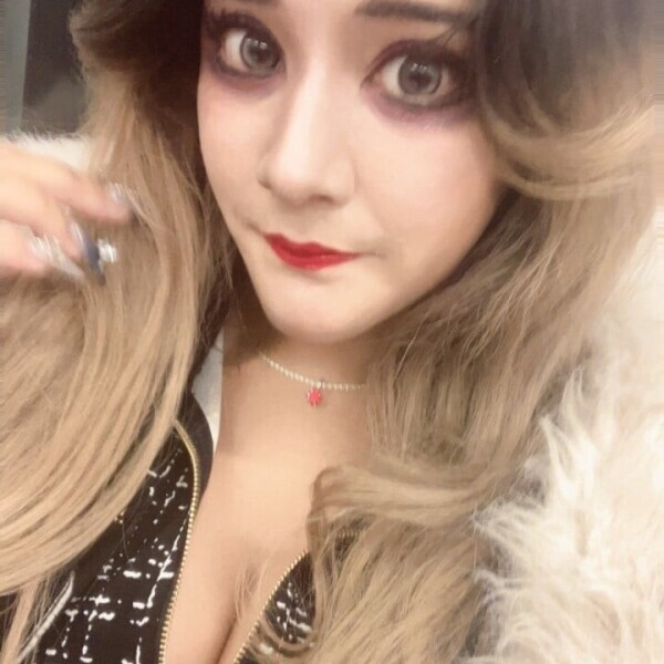 はじめまして╰(*´︶`*)╯♡