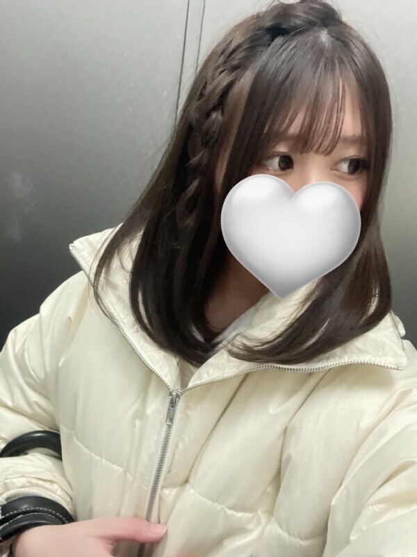 下向きです