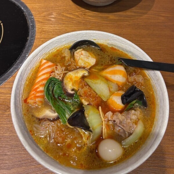 麻辣湯美味(*´༥` *)