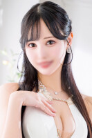 色白黒髪の清楚系美女『明さん』のご紹介です♪