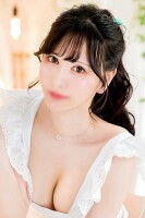 色白黒髪の清楚系美女『明さん』のご紹介です♪