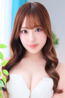 愛らしい笑顔と親しみやすい雰囲気が魅力の『莉乃』さんのご紹介です