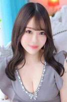 昼は清楚なOLとして働く【香鈴】さんのご紹介です