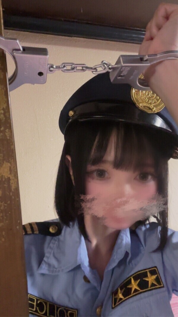 手錠かける？かけられる？