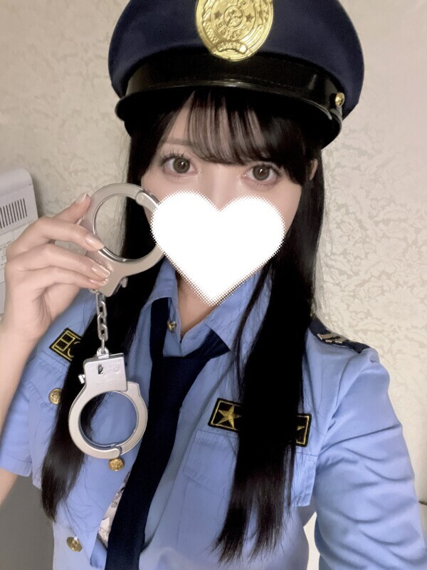 👩🏻‍🏭💞🎀