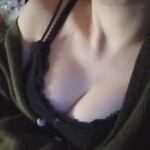 魅力を振りまくいやらしい美女 【まこさん】