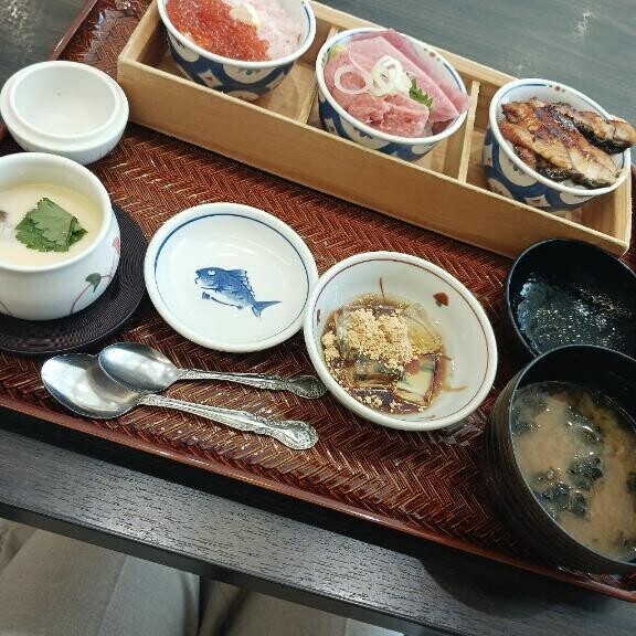 お昼ご飯?