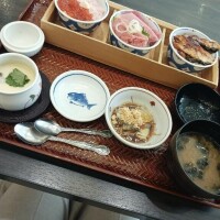 お昼ご飯?