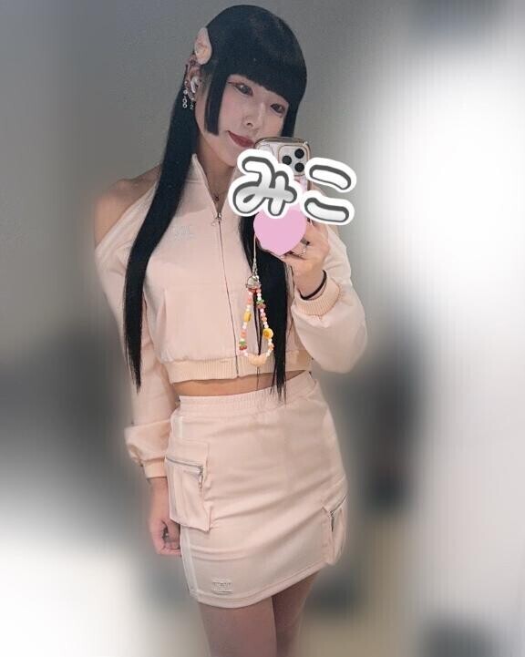 春しか着れなそうな服