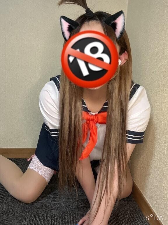 制服でハ×ハ×???